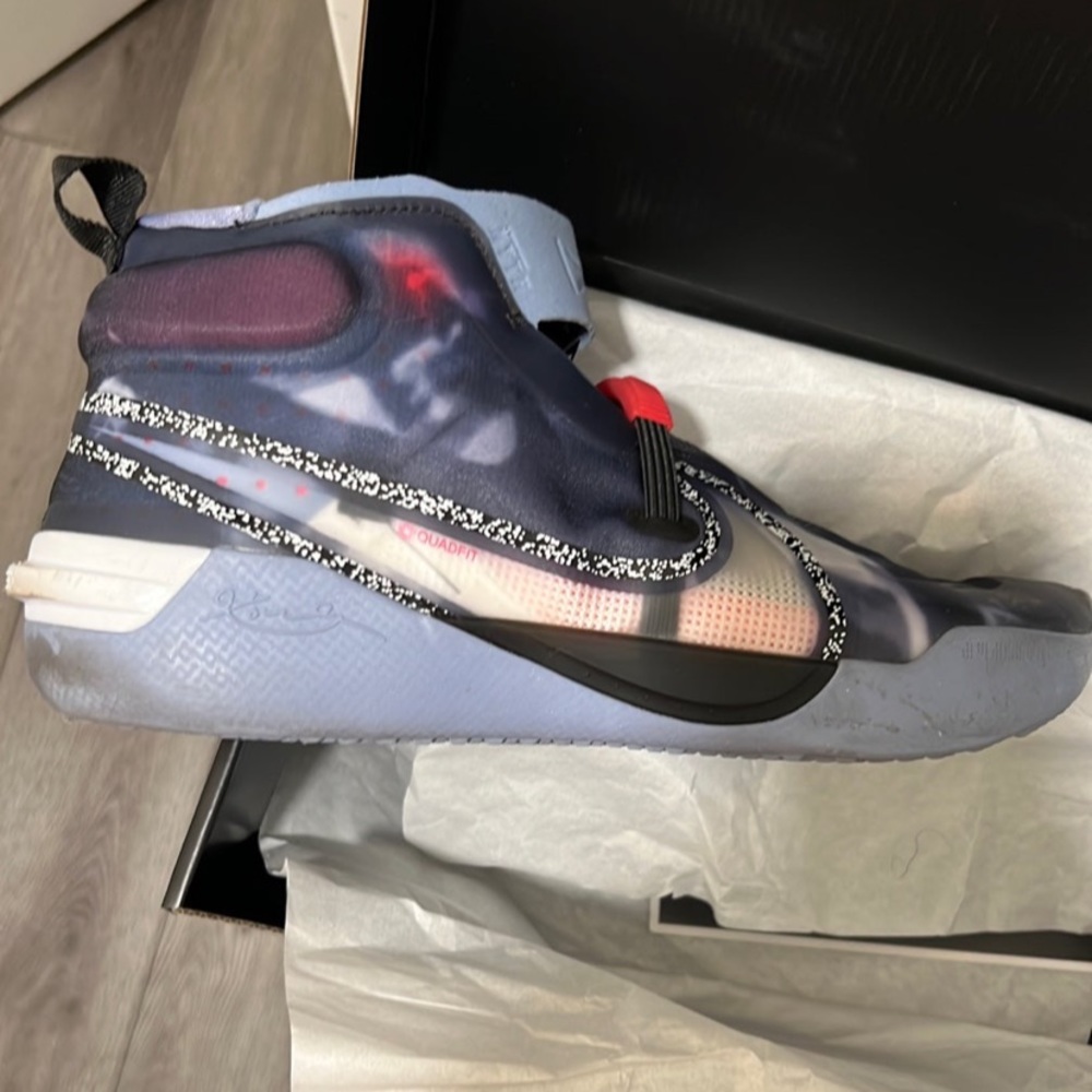 Nothing wrong with the shoe. Don’t want them anymore. Worn like 5 times.